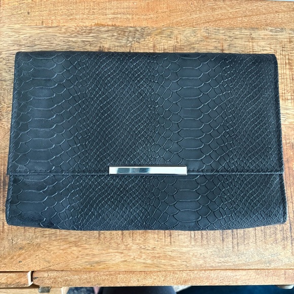 Jessica McClintock Large Envelope Clutch w/Silver Chain Strap Black Reptile EUC - Picture 3 of 9